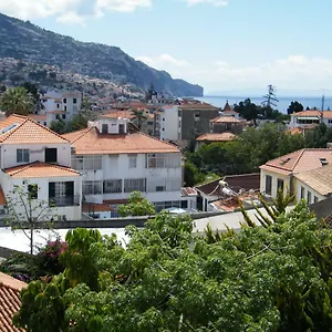 Apartment Peaceful Floor W Balconies - Cambridge Right - Ac, Funchal (Madeira)
