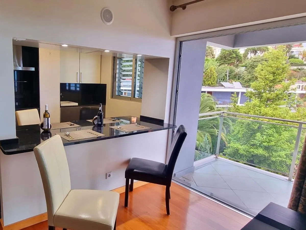 Panoramic Sunrise And Sunset Views, 5 Min From Funchal, Perfect Getaway For Travelers Apartment  Funchal (Madeira)