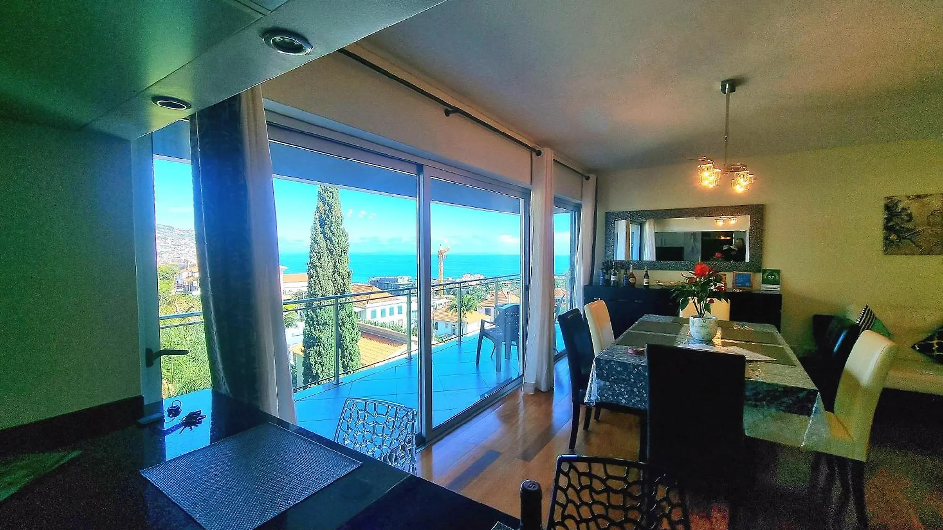 Panoramic Sunrise And Sunset Views, 5 Min From Funchal, Perfect Getaway For Travelers Apartment