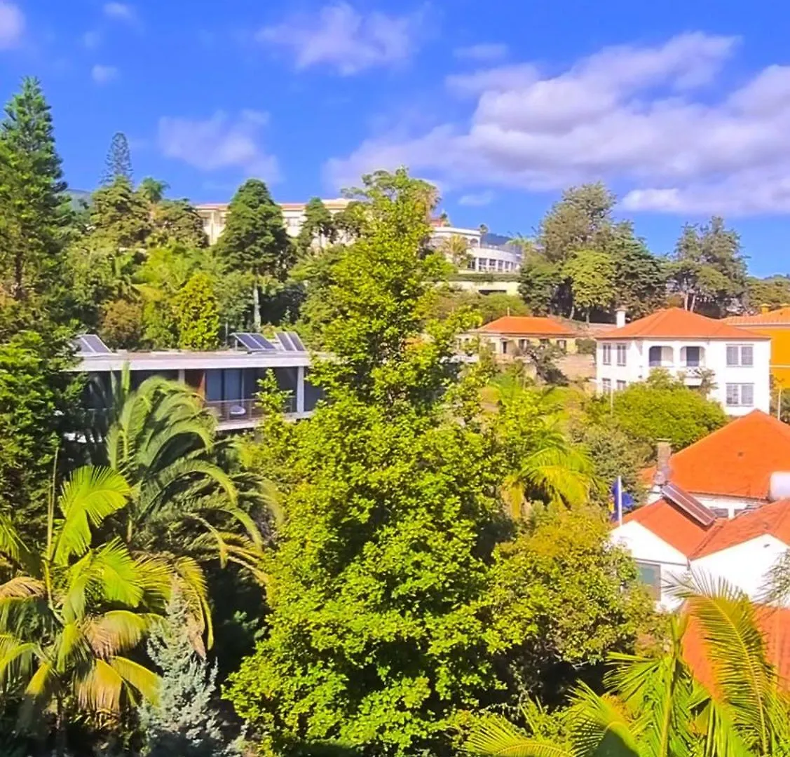 Panoramic Sunrise And Sunset Views, 5 Min From Funchal, Perfect Getaway For Travelers Apartment