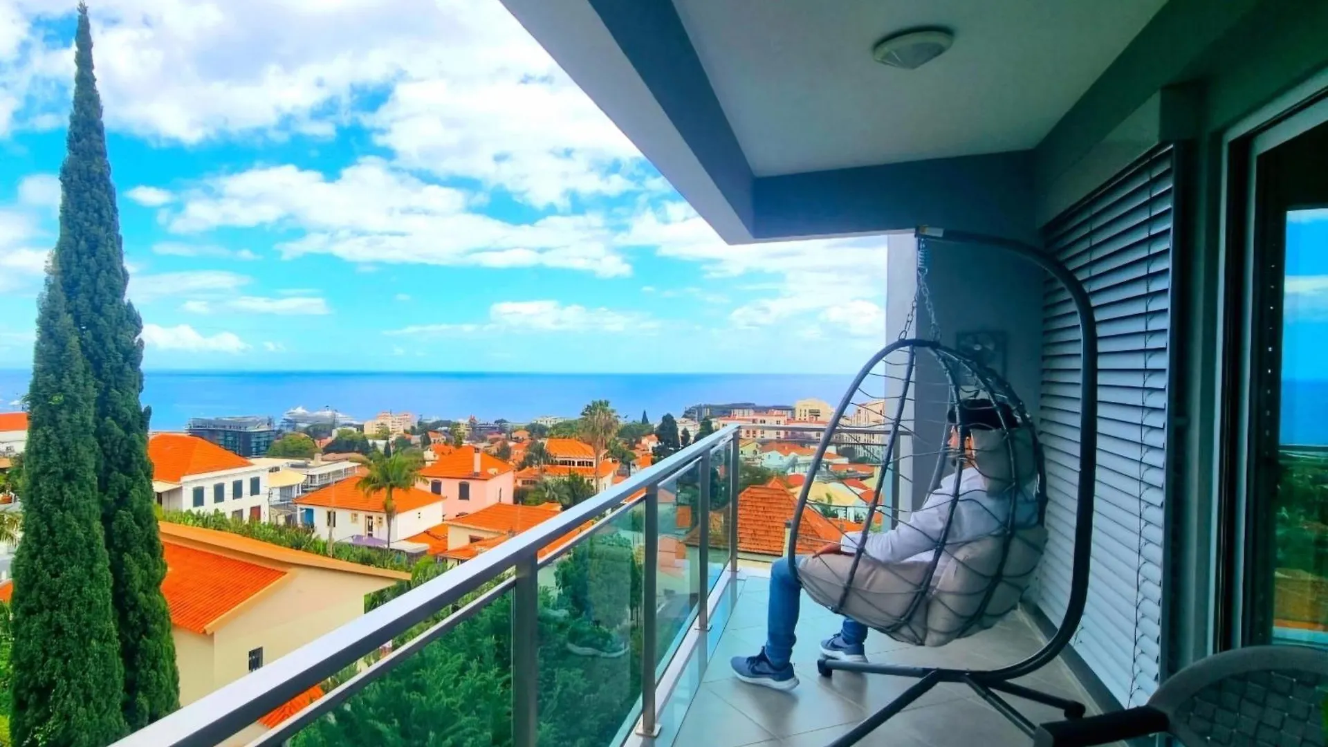 Panoramic Sunrise And Sunset Views, 5 Min From Funchal, Perfect Getaway For Travelers Apartment  Funchal (Madeira)